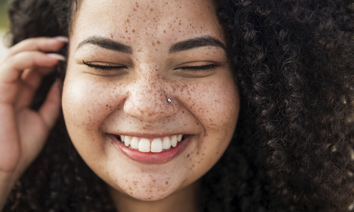 Piercing na boca: quais são os riscos e os cuidados necessários