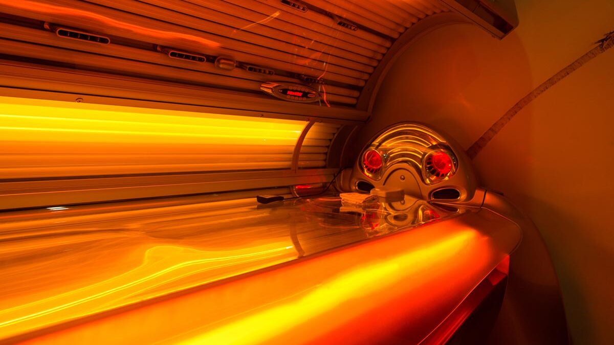 Cama de bronzeamento artificial